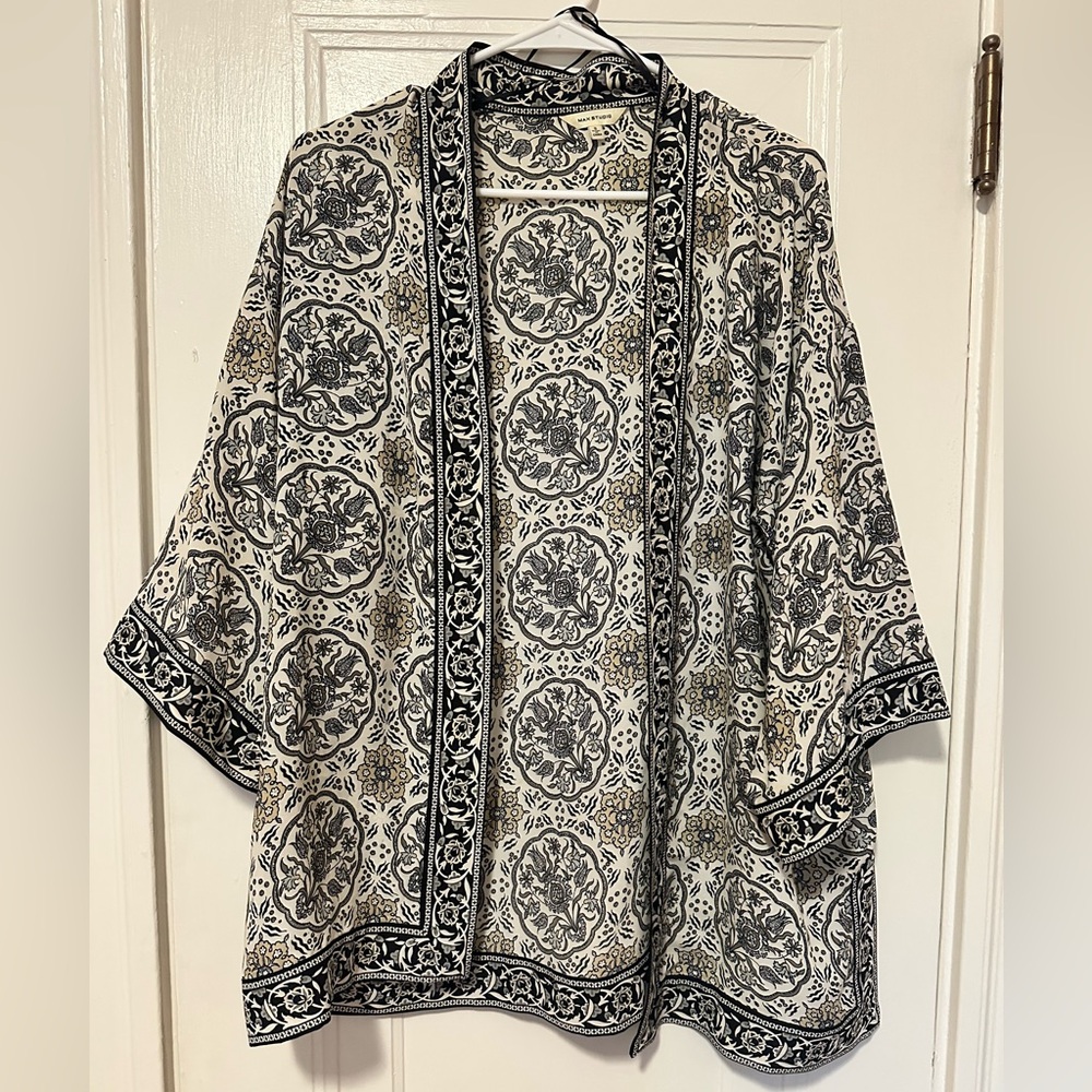 Max Studio Black and Cream Patterned Kimono